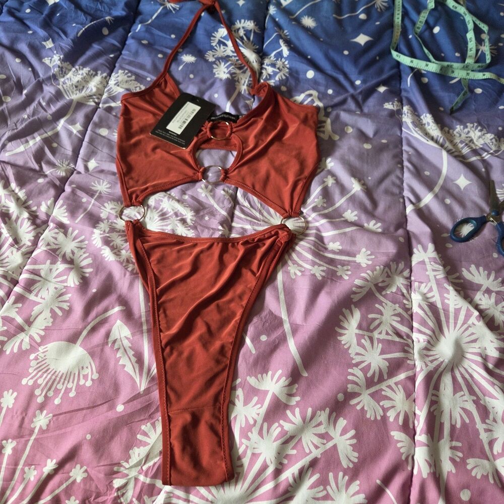 Nwt PrettyLittleThing Rust Ring Cutout One Piece Swimsuit High Cut Monokini...